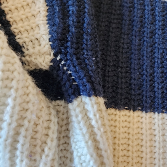 Sweater Blue Cream Brown size Small - Picture 13 of 16